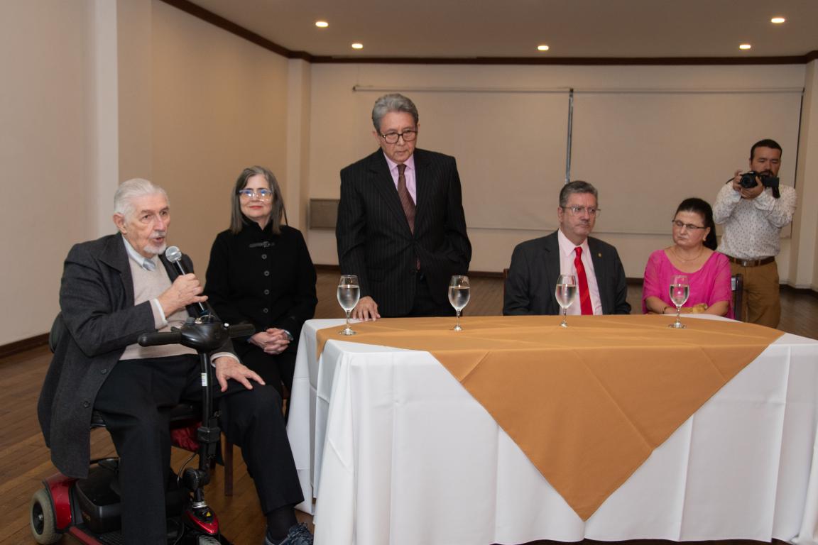 academia de medicina de caldas cena 202302